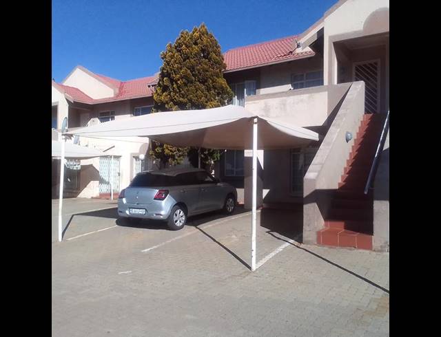 3 BEDROOM TOWNHOUSE FOR SALE IN REWLATCH